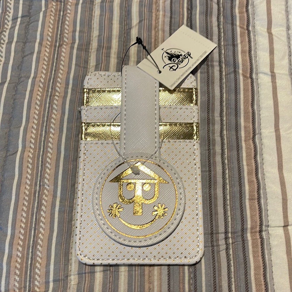 ✨It’s A Small World Card Holder✨